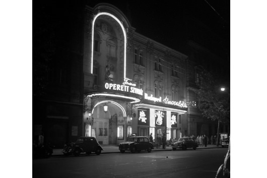 Nagymező utca, Fővárosi Operettszínház és a Budapest Táncpalota (Moulin Rouge). 1962