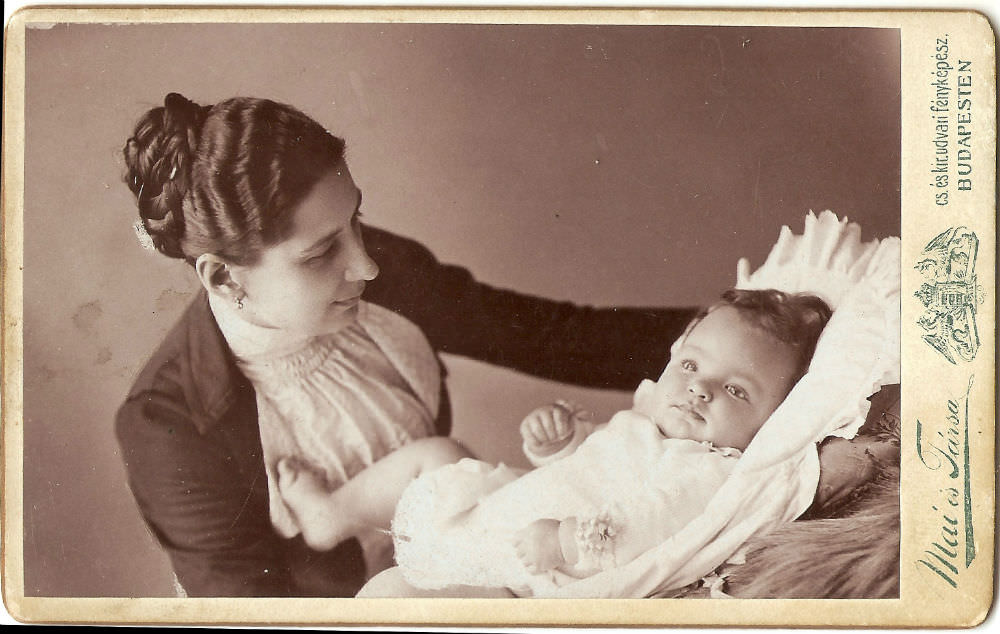 Mai Manó: Anya és gyermeke, Hilda, 1902
