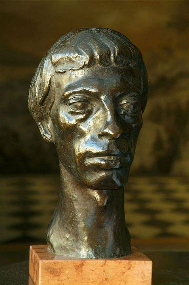 Pécsi József szobor a Mai Manó Házban (Vilt Tibor felvétele)
